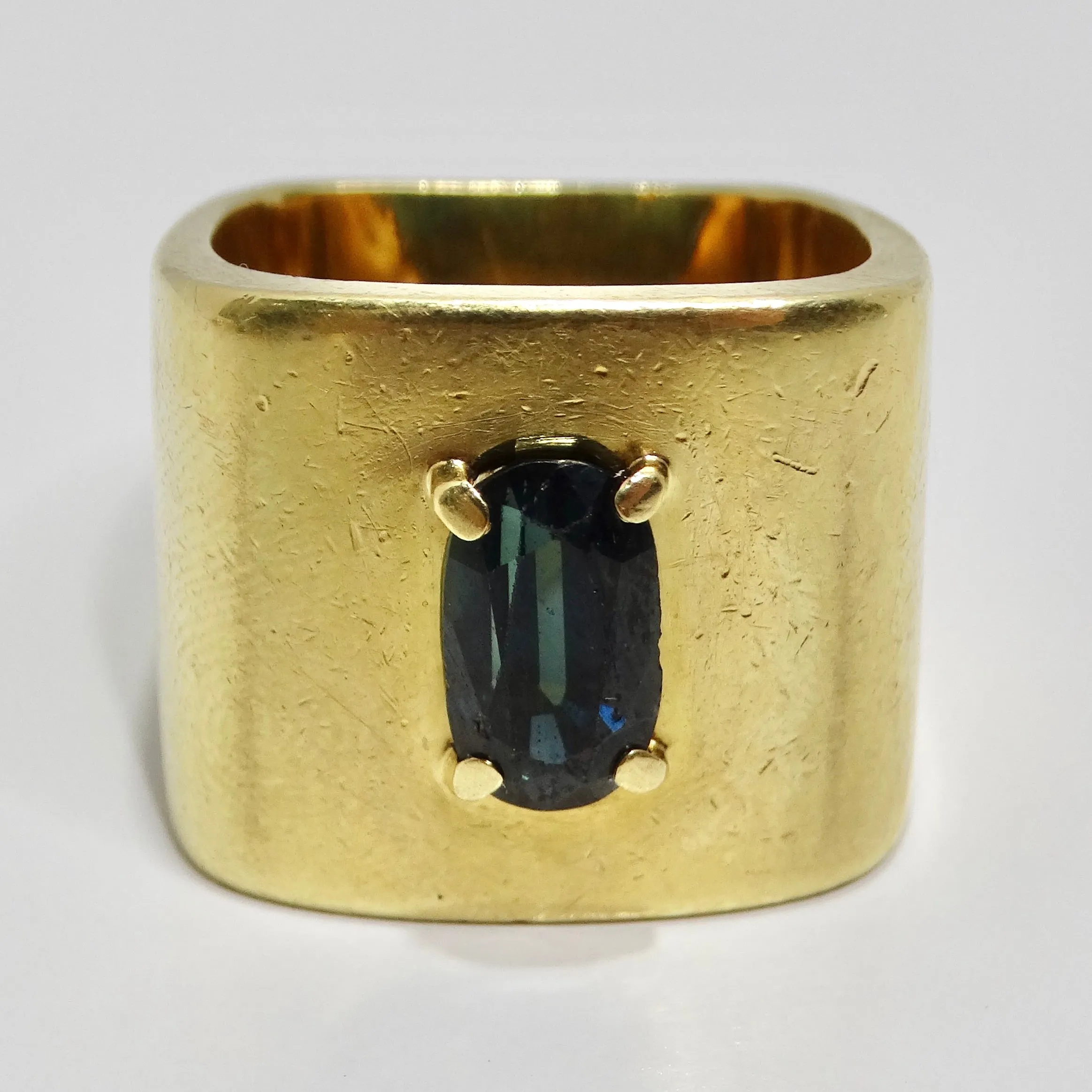 18K Solid Gold Blue Sapphire Cocktail Ring