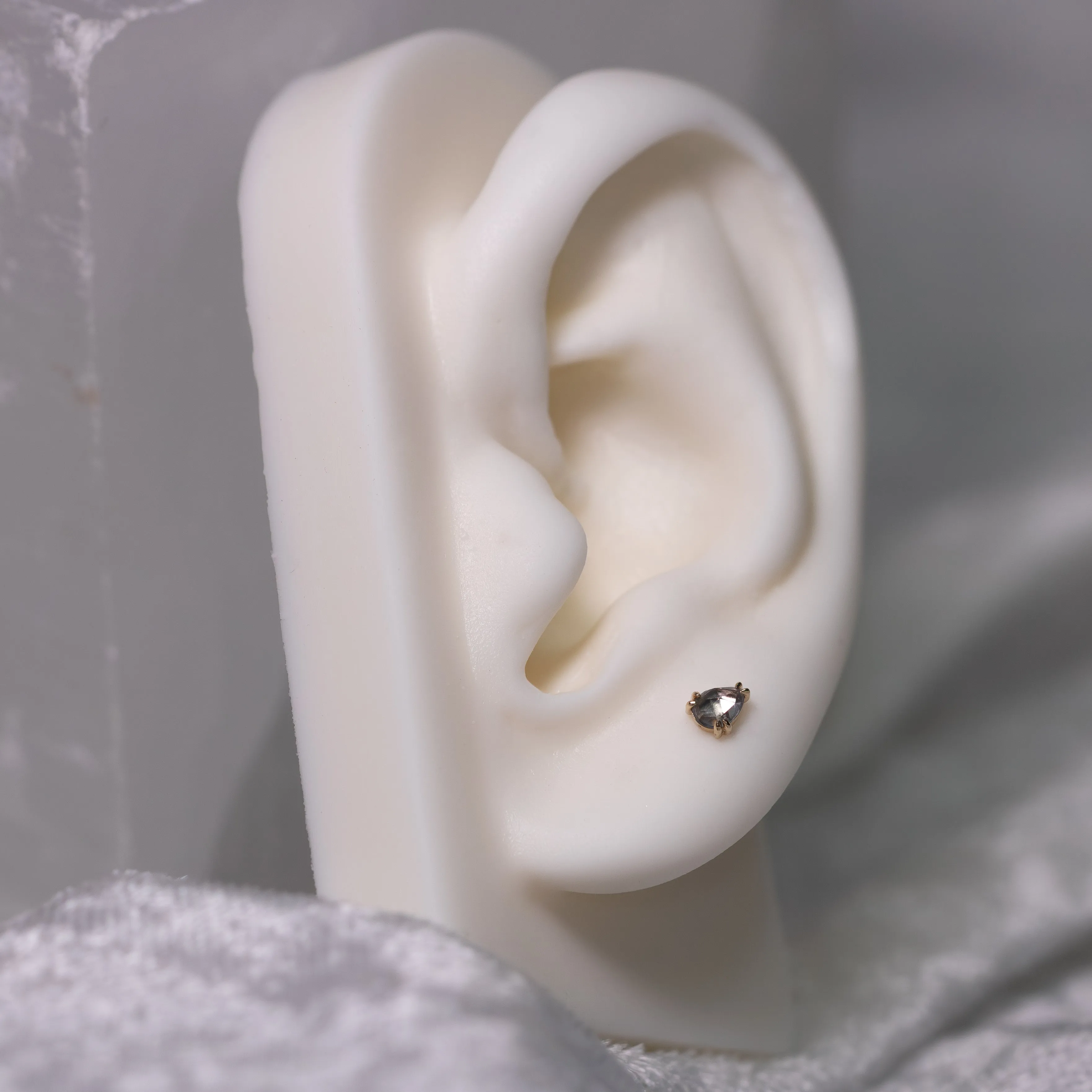 6-Prong Rose-Cut Umba Sapphire Threadless End