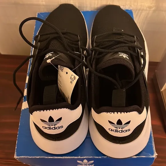 Adidas classic sneakers NWT