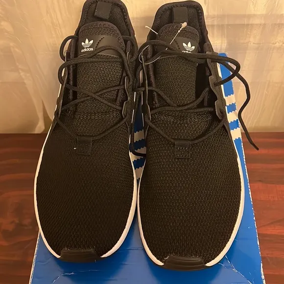 Adidas classic sneakers NWT
