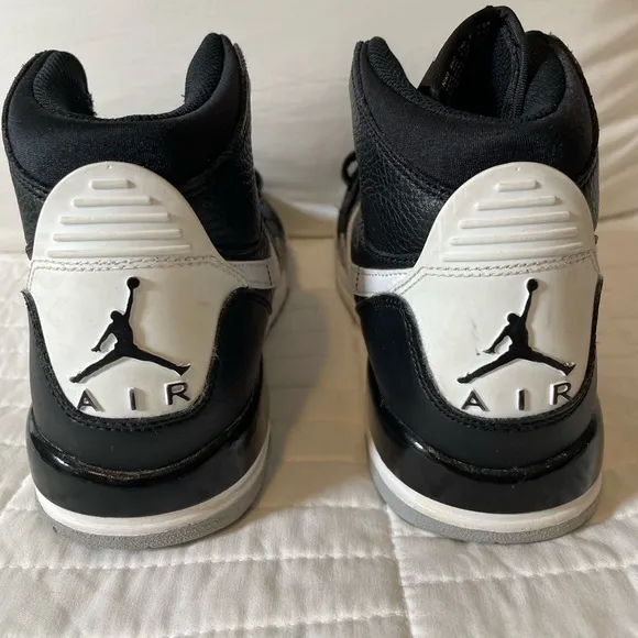 Air Jordan Boys Legacy 312 AT4040-001 Black Cement High Sneakers Size 6.5 Youth