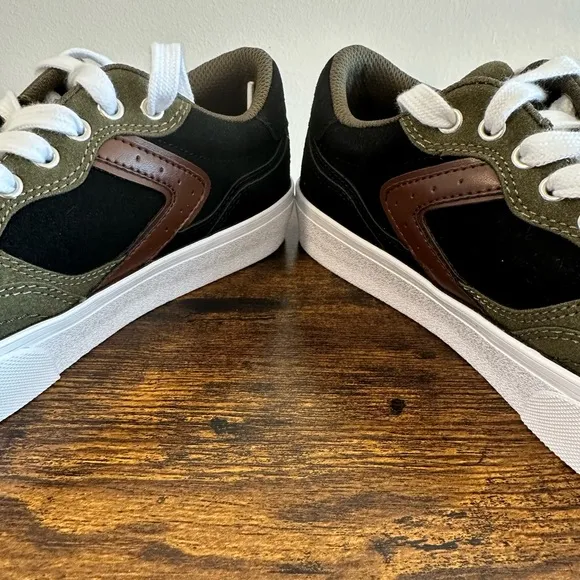 Airwalk Big Boys Harley Olive Rust BLK Sneakers NWT Various Sizes