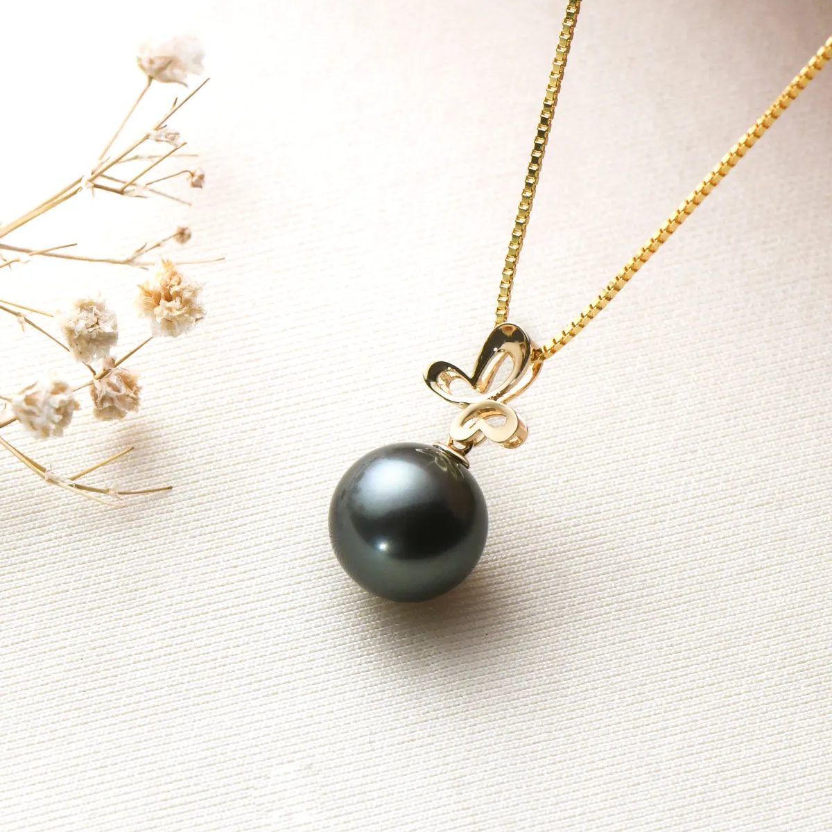 Butterfly 18K Gold Black Tahitian Pearl Necklace with 18'' Chain (Sterling Silver)