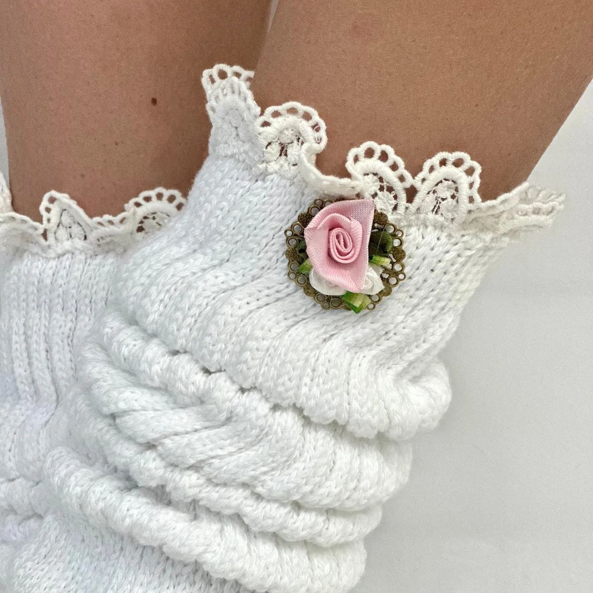 Flower pin lace topped ultimate slouch socks - white