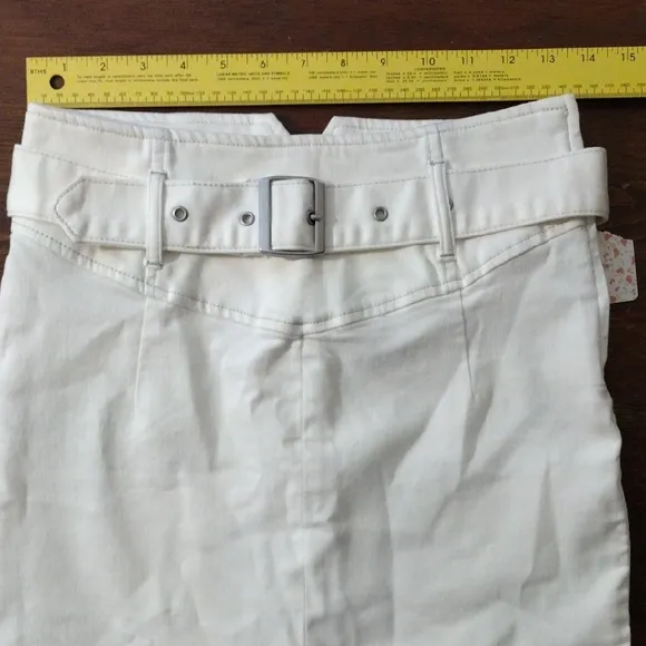 Free People &quot;Livin It Up&quot; Mini Pencil Skirt in White, Size 4 / Small NWT