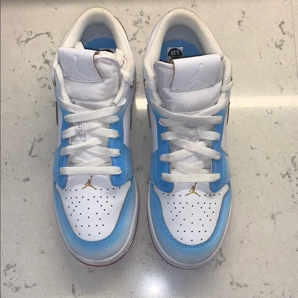 Jordan 1 Low SE &quot;White/Game Royal/University Blue&quot; Grade School Boys' Shoe