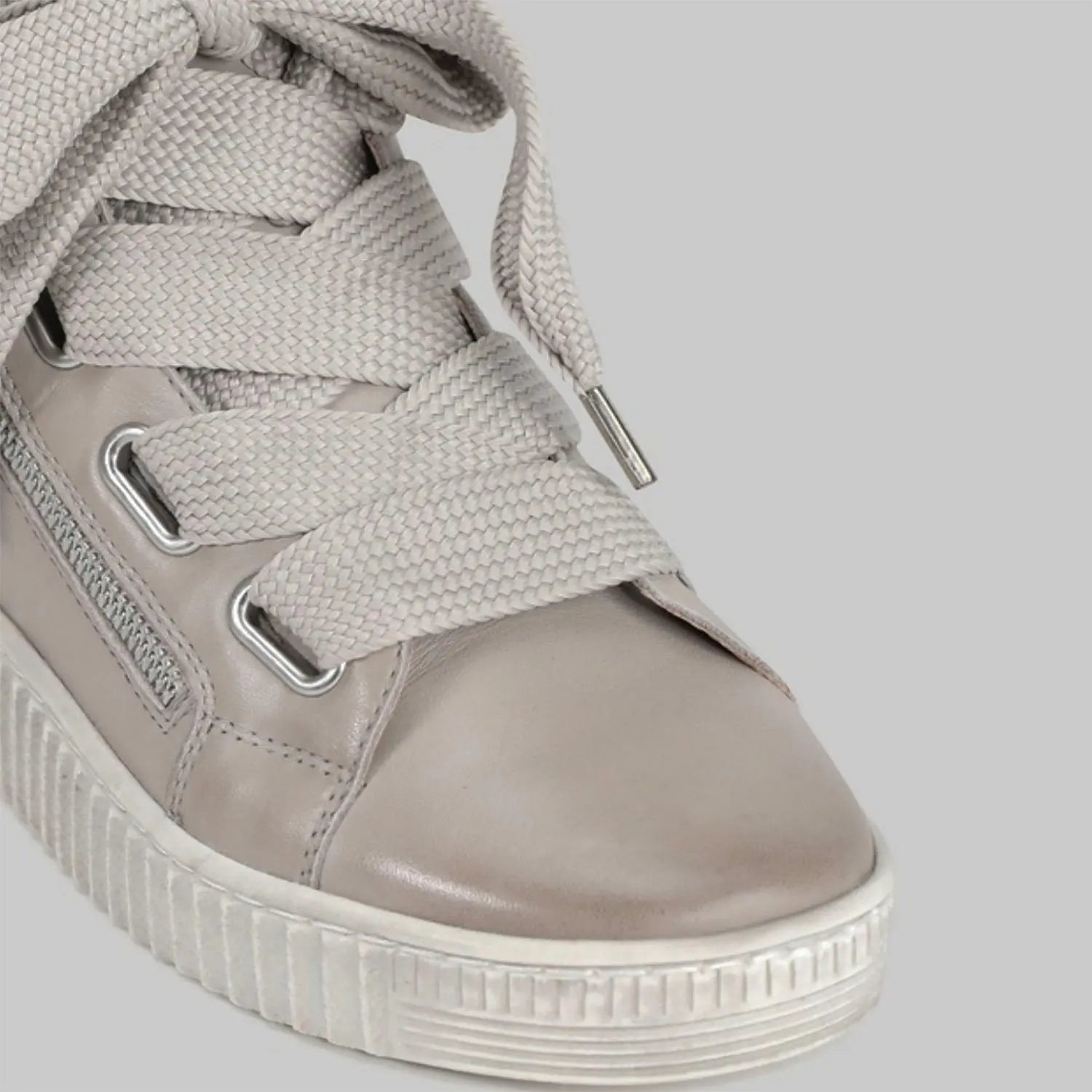 Joyous Leather Sneaker - Stone - ES7