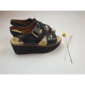 Kuwaii black leather Cicada platform strappy sandals size 38