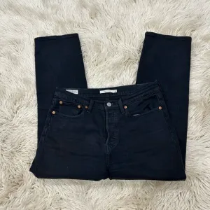 LEVI'S PREMIUM Wedgie Straight Button Fly black denim jeans Size 28
