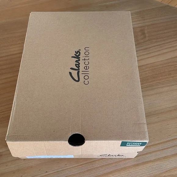 NEW IN BOX! Clarks Bushacre 3 Chukka Boot