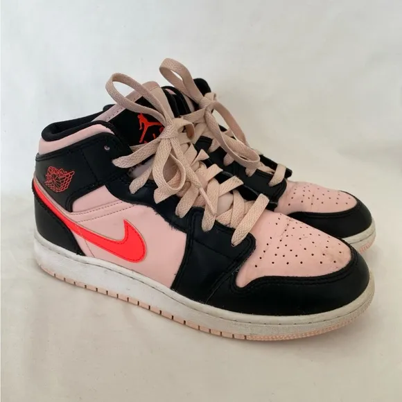Nike 554725-604 BOYS AIR JORDAN 1 MID ATMOSPHERE SNEAKERS 2021 Youth SIZE 6Y VGC