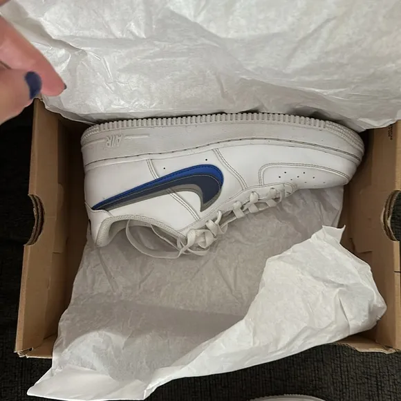 Nike Air Force 1 6.5Y sneakers. In really good condition