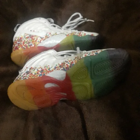 Nike foamposite fruity pebbles size 6.5y