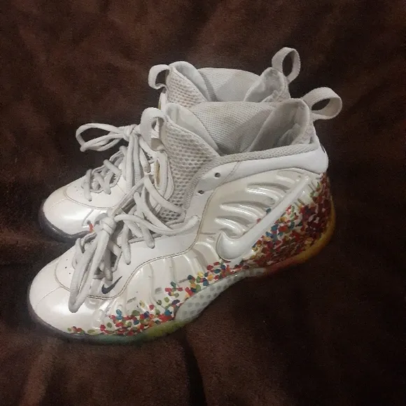 Nike foamposite fruity pebbles size 6.5y