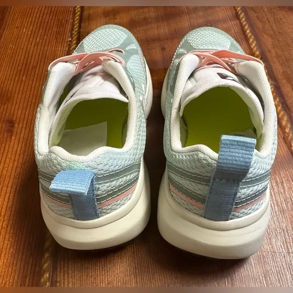 NWOT Toddler Veja Canary El Alveomesh Sneakers Size 12