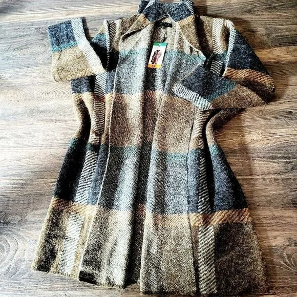 NWT! Boutique item gorgeous super soft plaid sweater coat