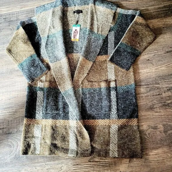NWT! Boutique item gorgeous super soft plaid sweater coat