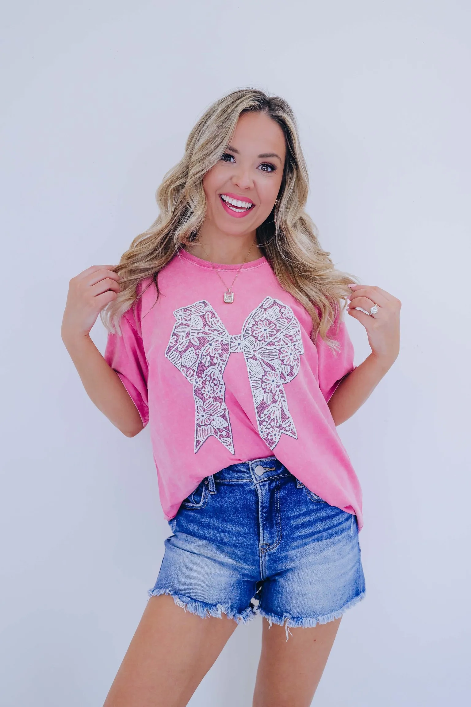 "Puff" Lace Bow Mineral Wash Graphic Tee - Pink