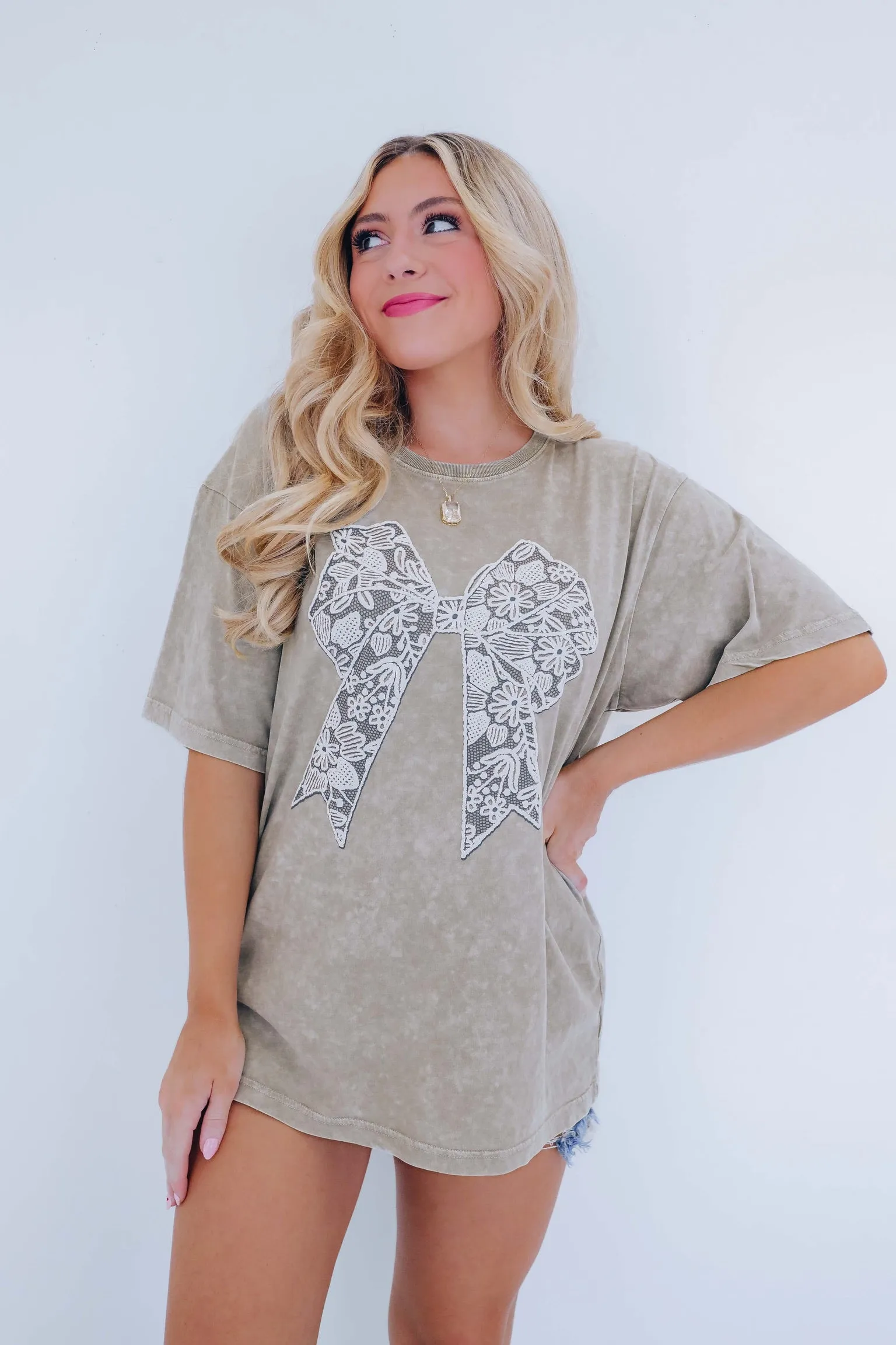 "Puff" Lace Bow Mineral Wash Graphic Tee - Taupe
