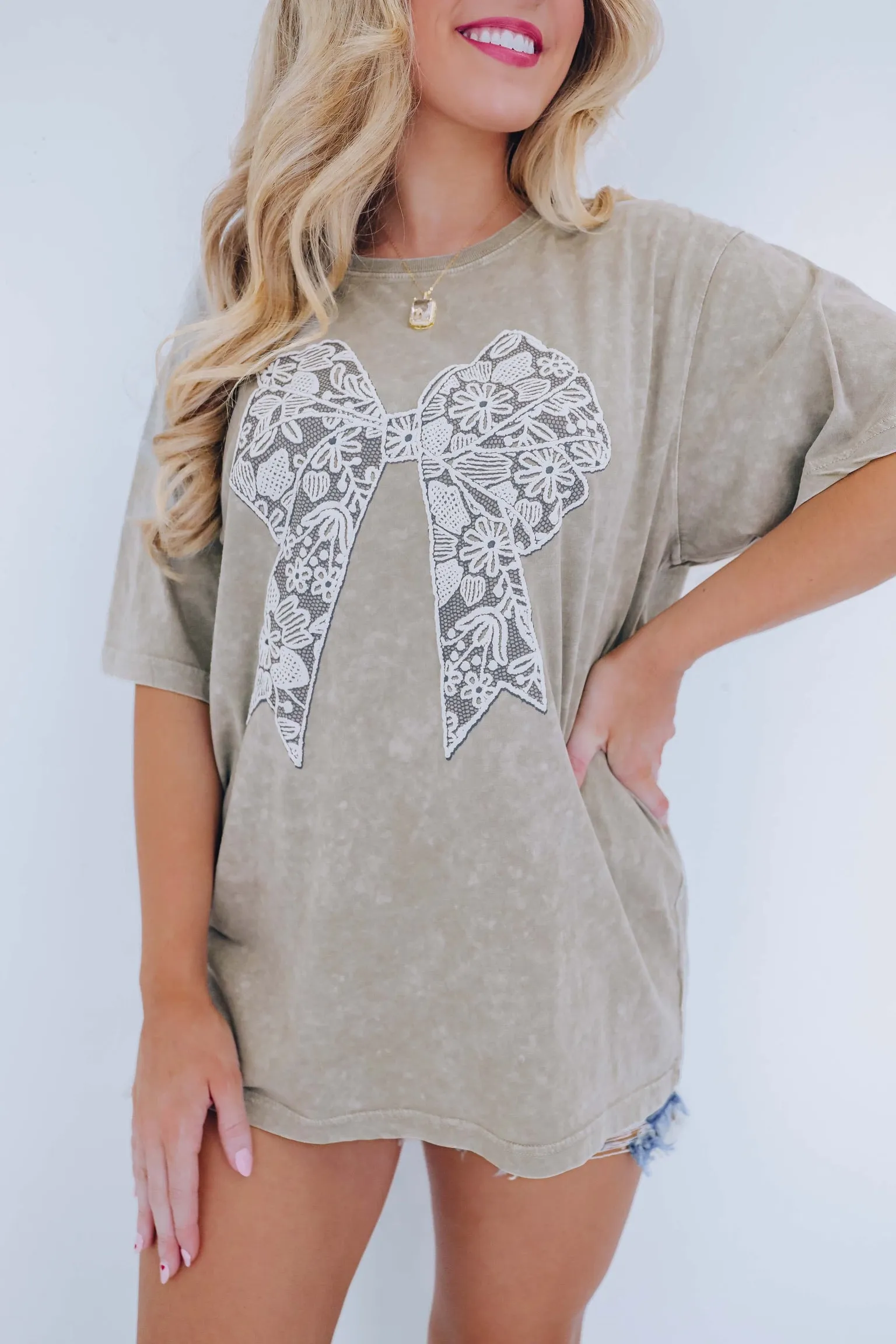 "Puff" Lace Bow Mineral Wash Graphic Tee - Taupe