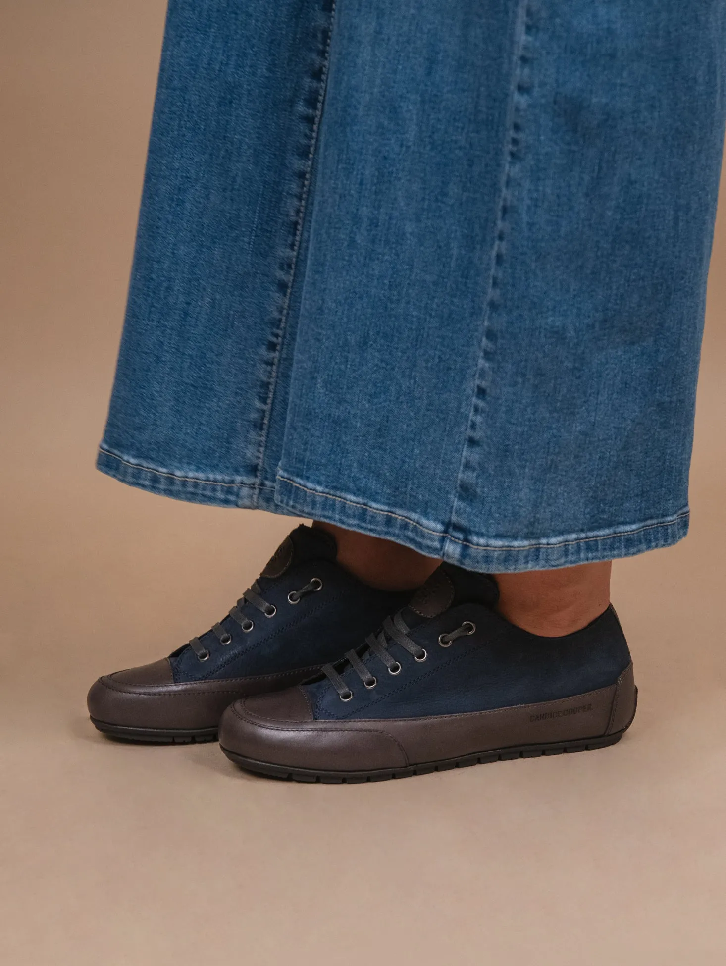 Sneaker ROCK in camoscio blu