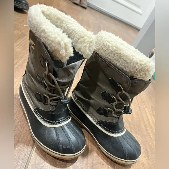 Sorel girls boots
