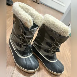 Sorel girls boots