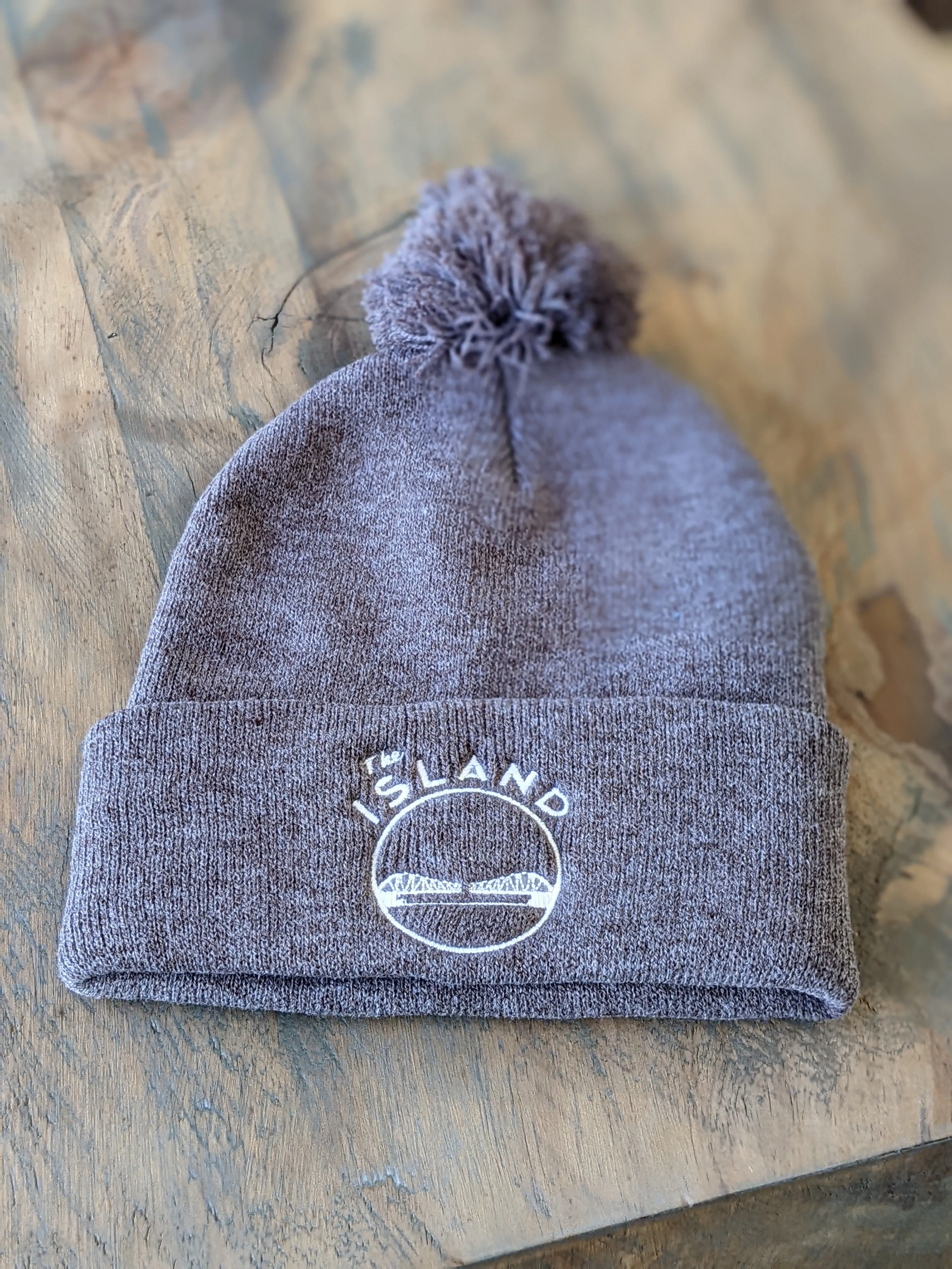 THE ISLAND BEANIE WITH POM