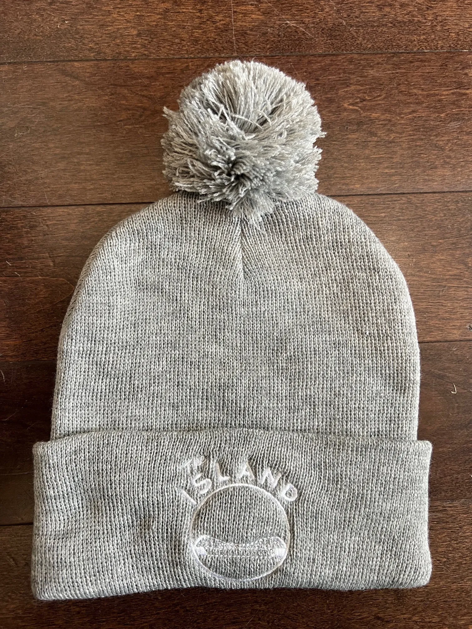 THE ISLAND BEANIE WITH POM