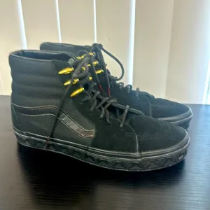 Vans x Marvel Black Panther Limited HiTop Sneakers size 9 womans 7.5 men
