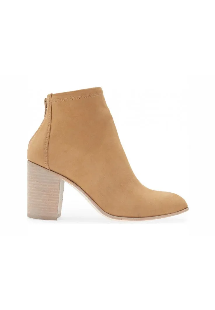 WOMEN'S CHOCOLAT BLU Boston Tan Nubuck BOOTIE